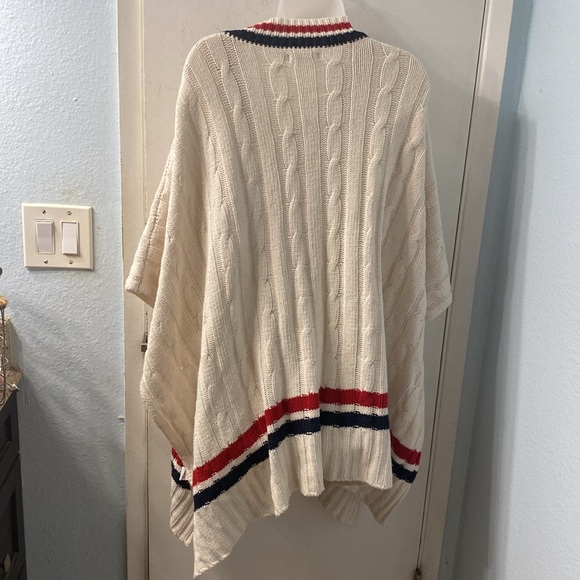 Ugg Weslynn Chunky Poncho Sweater Size M/L - Picture 3 of 9